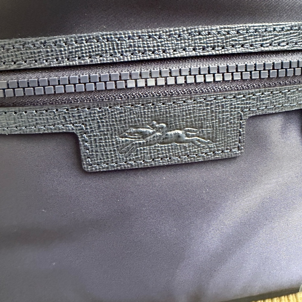 Longchamp Le Pilage Small Drawstring Bag, Navy, Brand New - Picture 2 of 5